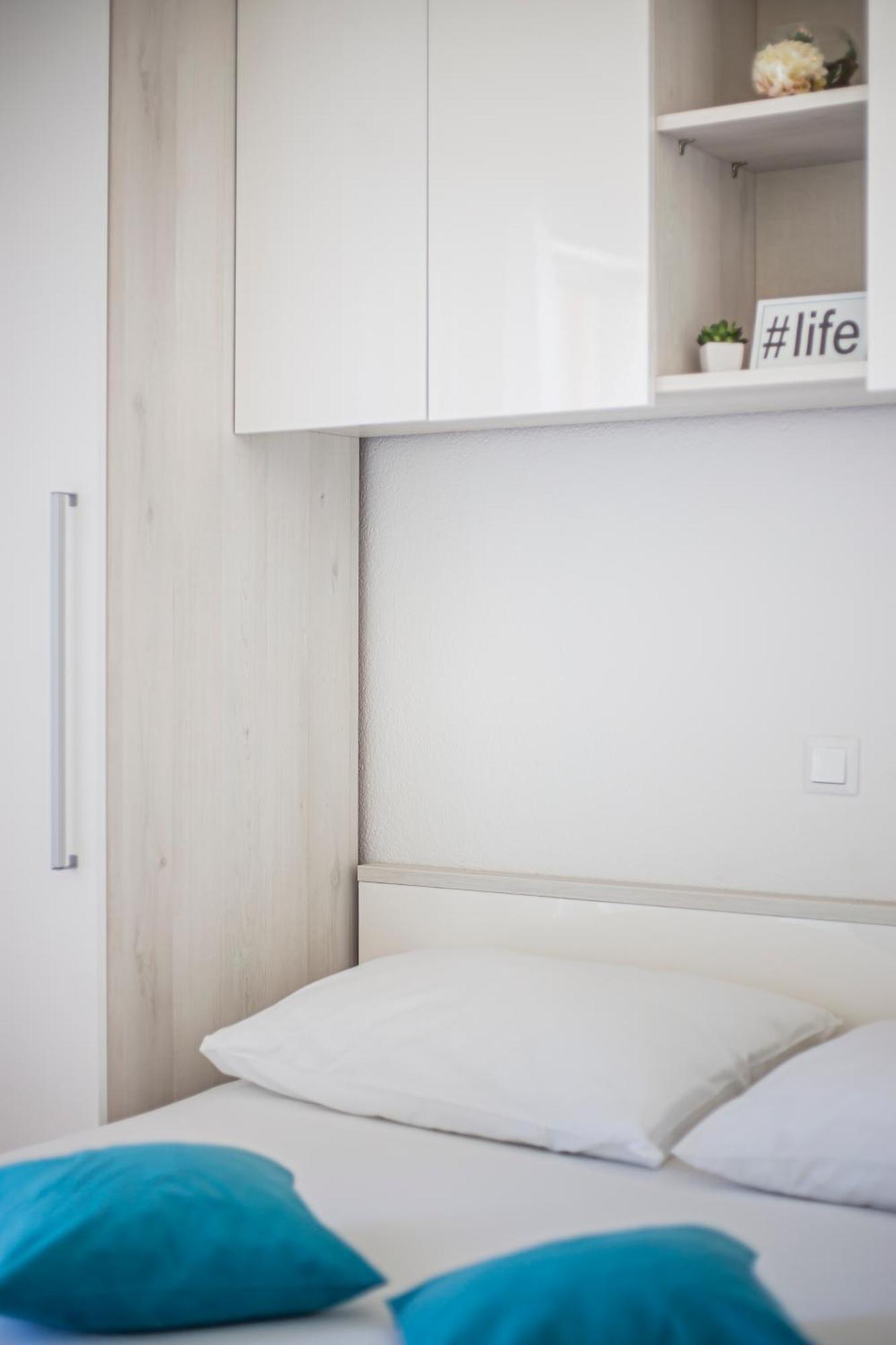 Apartments Emilija มาคาร์สกา ภายนอก รูปภาพ