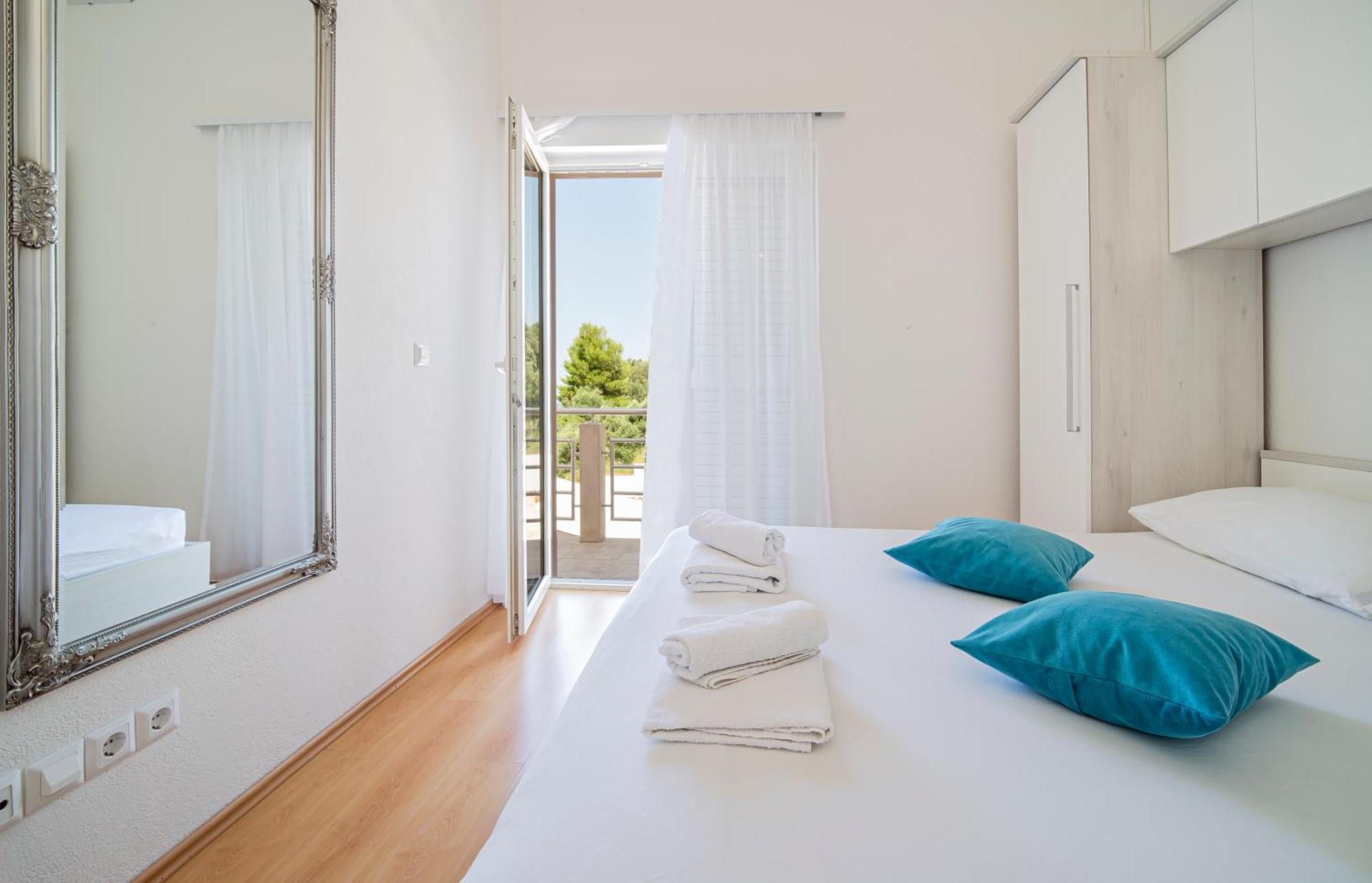 Apartments Emilija มาคาร์สกา ภายนอก รูปภาพ